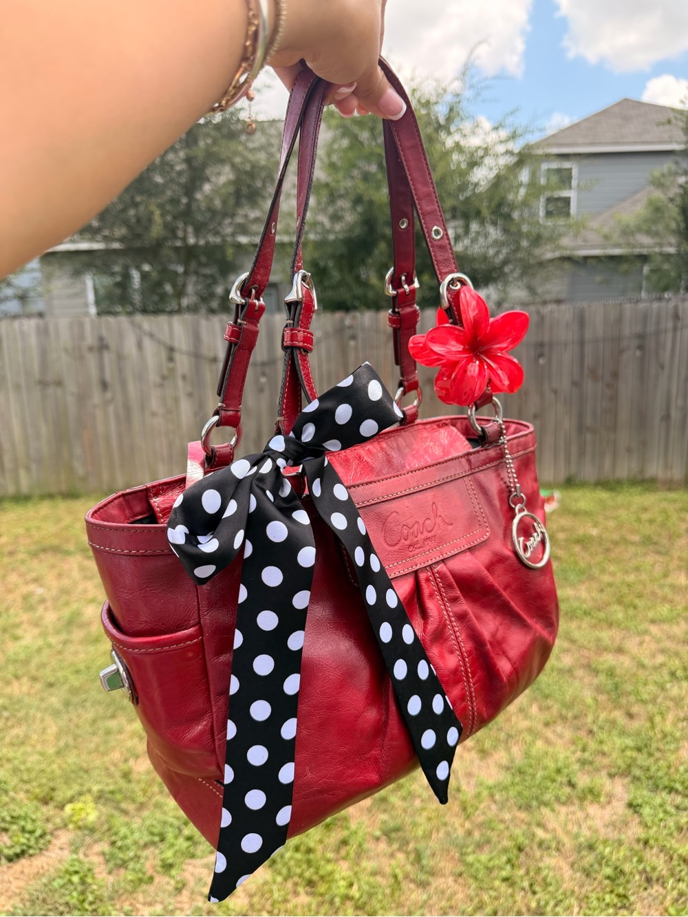 SOLD Coach East West Red Patent Leather Gallery Tote 2009 Vintage Y2K 💋 - Picture 9 of 13